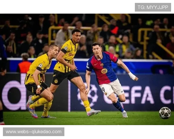 巴萨迎战法兰克福：莱万冲击欧冠第五球