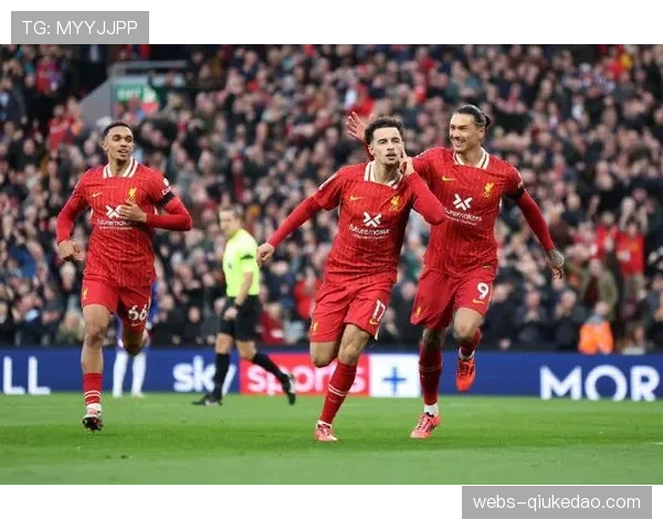 实时战报：利物浦通过点球取得领先，萨拉赫稳稳命中